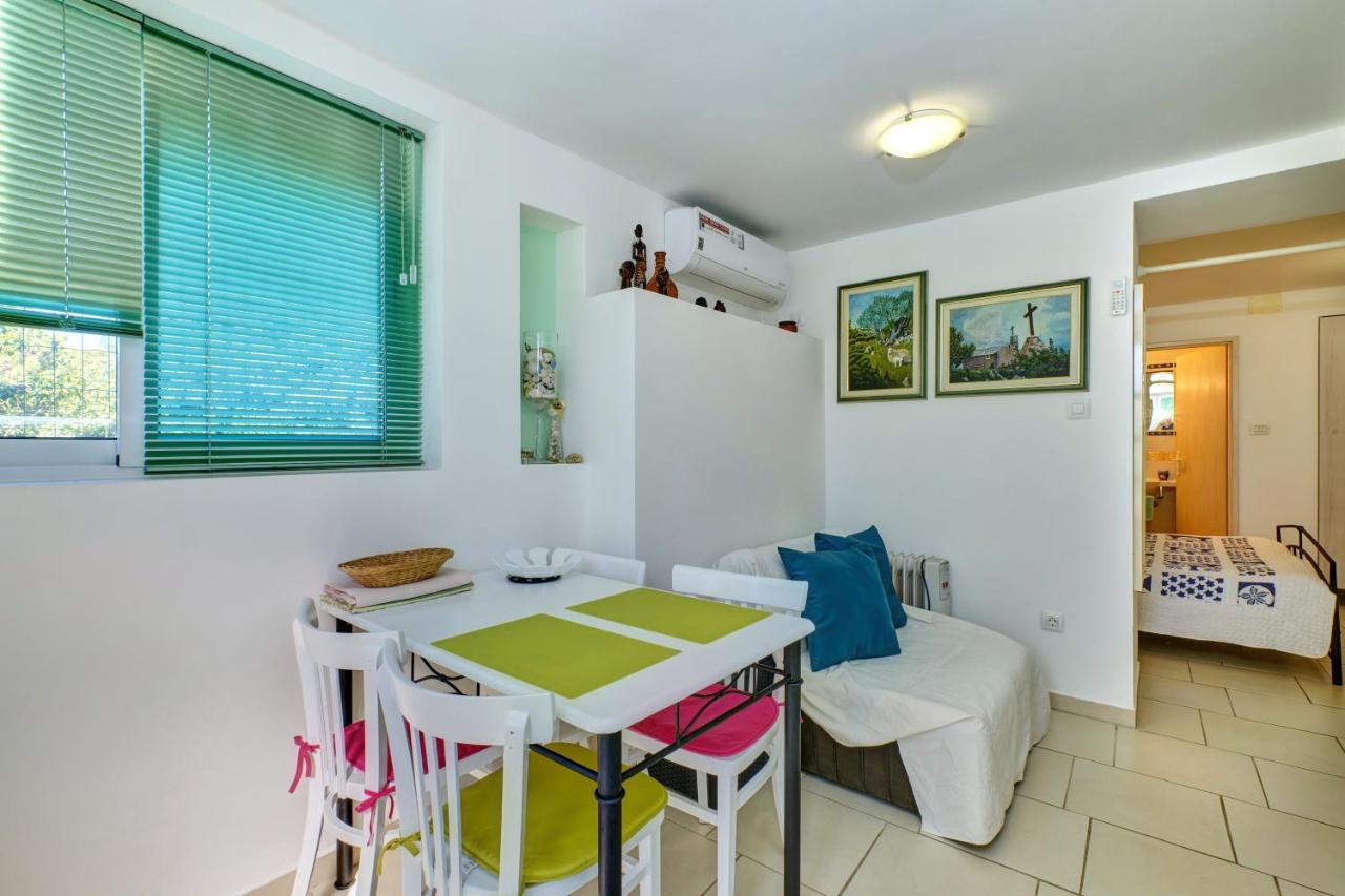 Apartment Neno - Terrace & Parking Lussingrande Esterno foto
