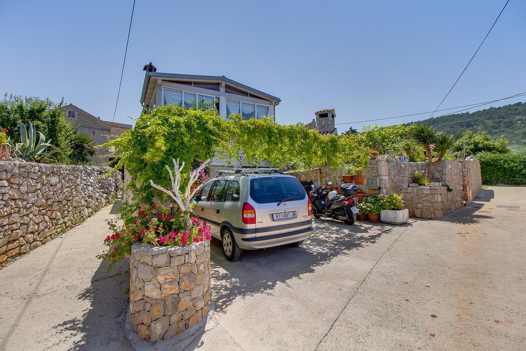 Apartment Neno - Terrace & Parking Lussingrande Esterno foto