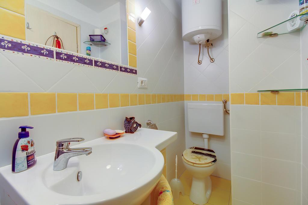 Apartment Neno - Terrace & Parking Lussingrande Esterno foto