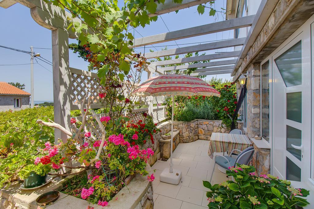 Apartment Neno - Terrace & Parking Lussingrande Esterno foto