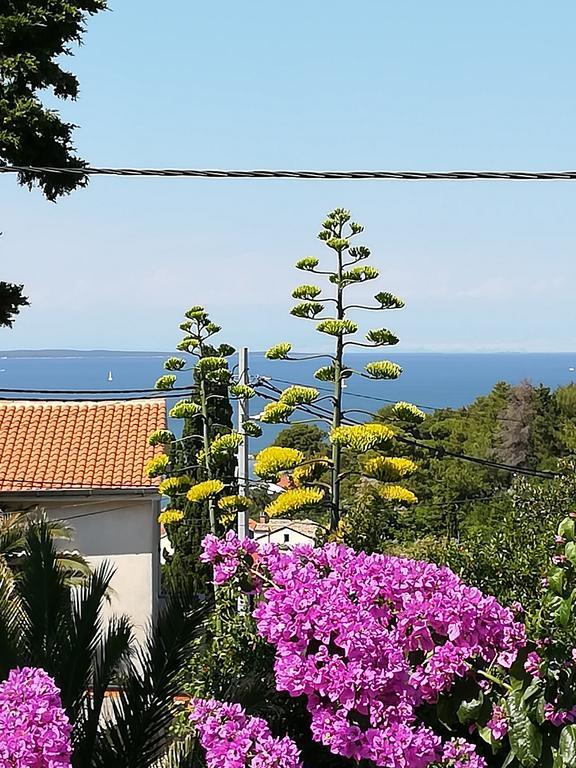 Apartment Neno - Terrace & Parking Lussingrande Esterno foto