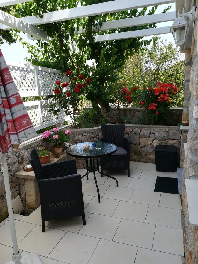 Apartment Neno - Terrace & Parking Lussingrande Esterno foto