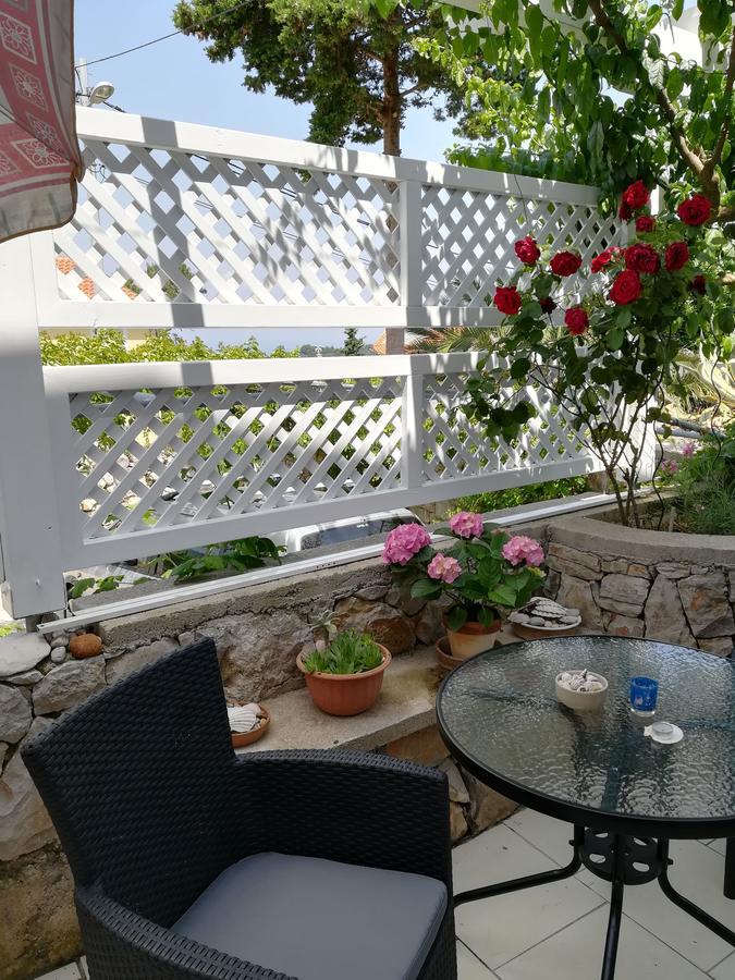 Apartment Neno - Terrace & Parking Lussingrande Esterno foto